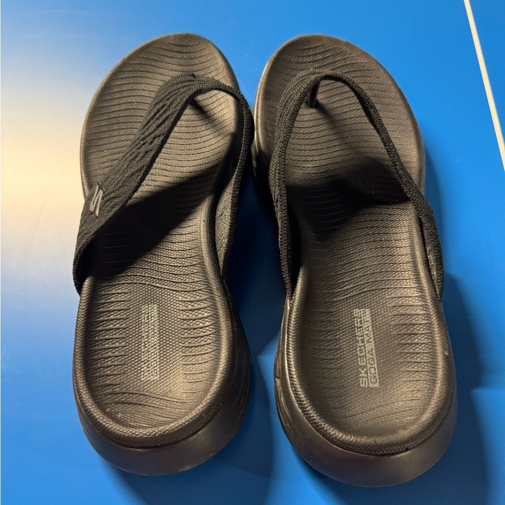 Skechers flip flops - Picture 2 of 5